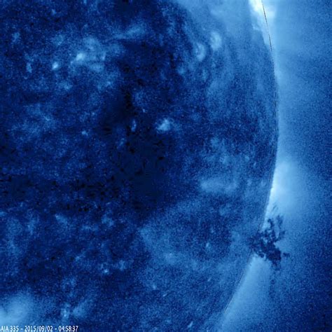 5-Million-Degree Plasma 'Tornado' Rages on the Sun (Video) | Space