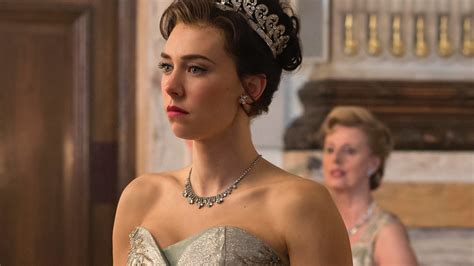 The Crown S Vanessa Kirby Set To Play Jason Statham S Sister In Hobbs