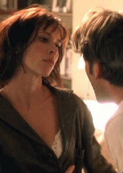 Top Sexy Jennifer Love Hewitt Gifs