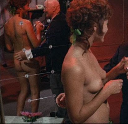 Naked Ingrid Back In Der Gorilla Von Soho