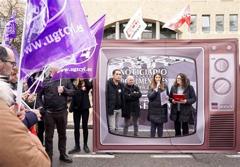 Ugt Y Ccoo Celebran El M Con Un Nodo Franquista Para Atacar A Vox