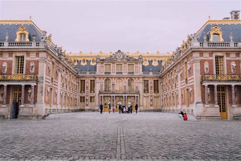 Paris Self Guided Audio Walking Tour Day Itinerary