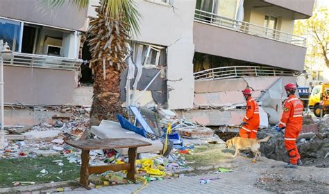 İzmir depremi davasında gelişme 7 kamu görevlisine ceza istendi