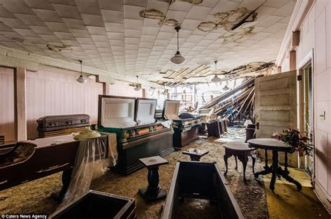 An Abandoned Funeral Home In Jacksonville Florida With Images