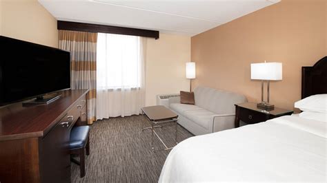 Brookfield, WI Hotels near Milwaukee | Sheraton Milwaukee Brookfield Hotel