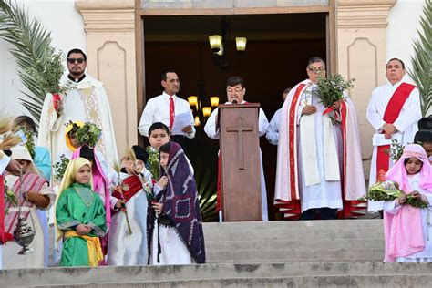 Celebran Domingo De Ramos Con Tradicional Procesi N Z Calo