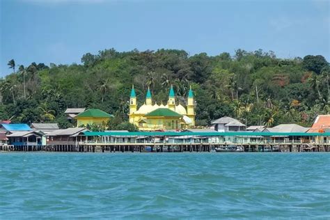 Masjid Putih Telur Atau Masjid Raya Sultan Mahmud Riau Pulau