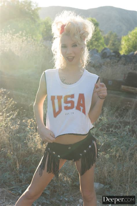 Kenzie Reeves Trashy Love Story 030 Porn Pic