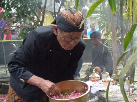 Upacara Adat Dalam Rangka Memetri Dan Kirab Budaya Tahun 2016 Desa Doko