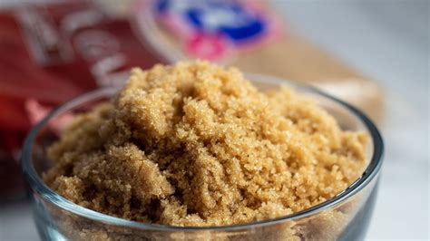 Best Brown Sugar Substitute Make Quick And Easy Swaps While Baking Raw