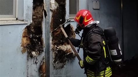 Principio Di Incendio All Ospedale Di Crotone Domato Dai Vigili Del