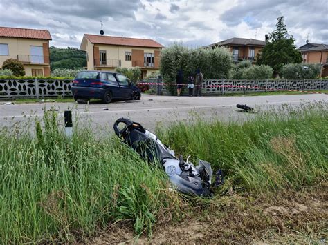 Schianto Fatale Con La Moto Morto Giovane Centauro Cronache Maceratesi