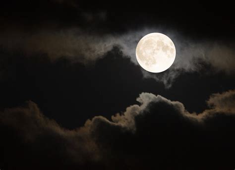 La première pleine lune de 2024 tombe ce jeudi et c est celle du loup