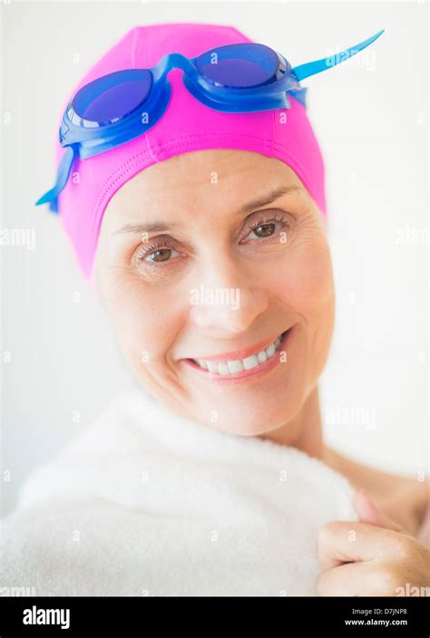 Cap With Goggles Hi Res Stock Photography And Images Alamy