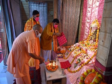 Ayodhya After Hanumangarhi Cm Yogi Adityanath Visited Ramlala Temple