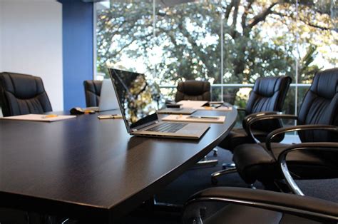 Boardroom Etiquette for Senior Managers - Strathmore University Business School