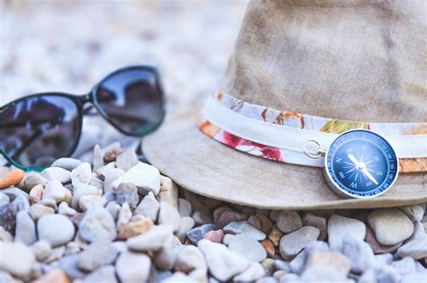 Concepto De Vacaciones De Verano Sombrero De Paja Y Accesorios En La