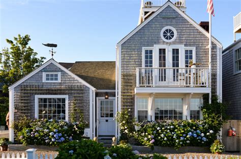 Nantucket Town Stacie Flinner Nantucket Style Homes Nantucket Home