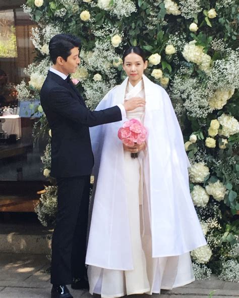 More Photos Of "Laurel Tree Tailors" Newlyweds Lee Dong Gun And Jo Yoon Hee Revealed