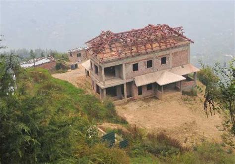 MLA asks for construction permission withdrawl to Priyanka Vadra house ...