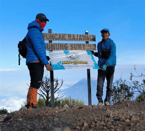 Gunung Sumbing Via Mana Paling Dekat Via Kaliangkrik Atau Via Garung