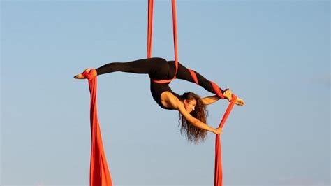 Danza A Rea En Telas Entre El Arte Y La Acrobacia