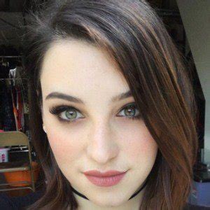 Becca King - Age, Family, Bio | Famous Birthdays