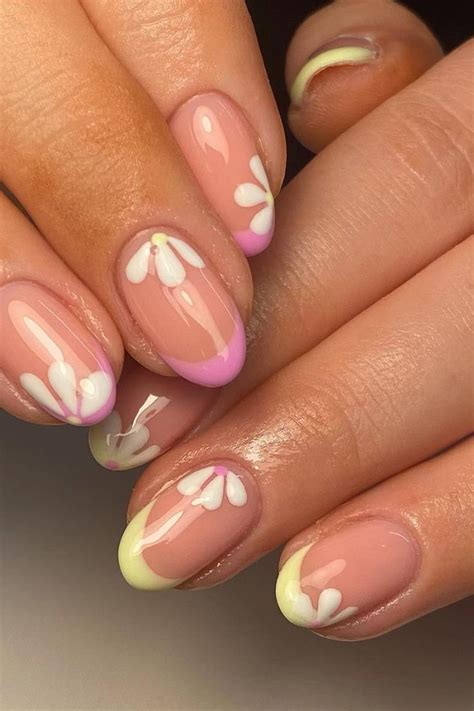 40 Flower Nail Designs That Are So Cute Youll Want To Copy Them