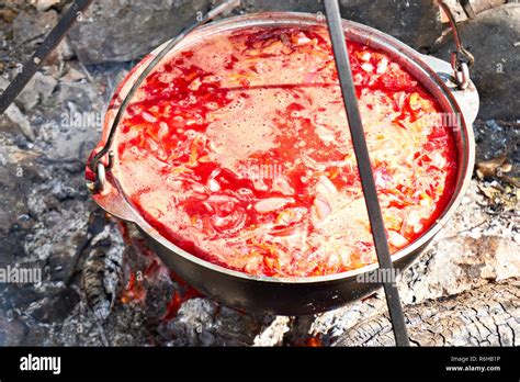 Cooking On A Campfire Hi Res Stock Photography And Images Alamy