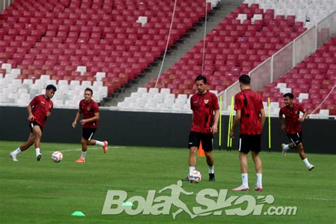 Galeri Foto Mengintip Official Training Timnas Jelang Lawan Irak