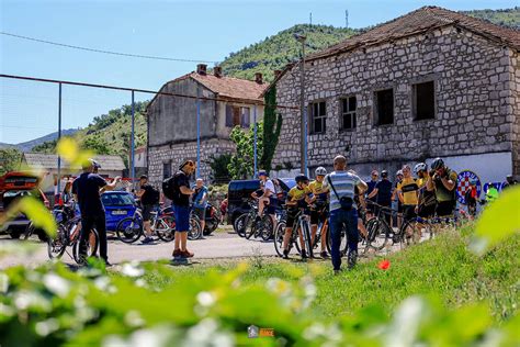 Foto Vi E Od Biciklista Vozilo Iro Biciklijadu U Spomen Na Nik U