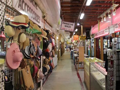 This Massive Indoor Flea Market In Florida Is Home To Over Vendors