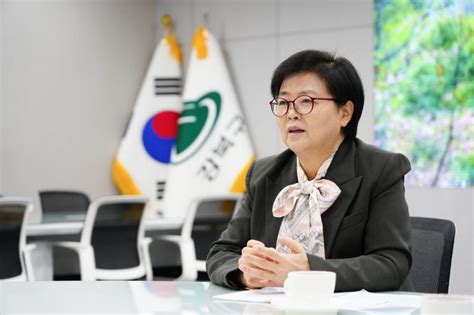 인터뷰 이순희 강북구청장“주택 정비사업 적극 지원 주거환경 개선할 것” 아시아경제