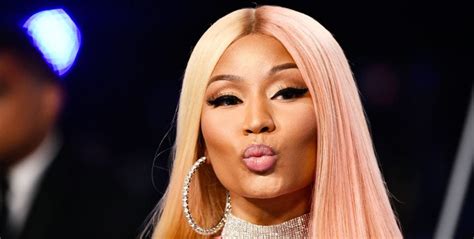 Nicki Minaj And Avril Lavigne Collab On Dumb Blonde