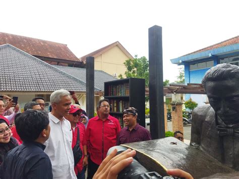 Ganjar Pranowo Berkunjung Ke Museum Multatuli Dan Bertemu Ribuan Kyai