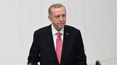 Erdoğan Meclis te yemin etti muhalefet ayağa kalkmadı