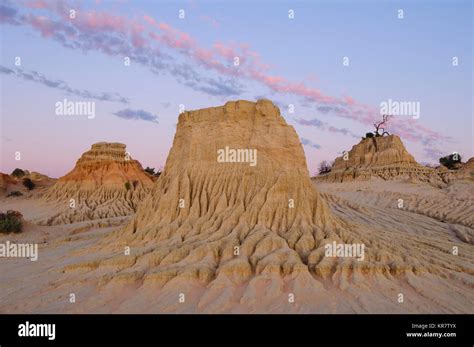 The Walls Of China Lunette Mungo National Park New South Wales Nsw