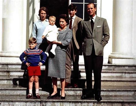 Muere el duque de Edimburgo Foto de familia en los años 60 con sus