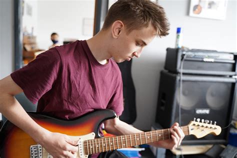 Local Guitar Tutor How To Pick The Right Guitar Tutor