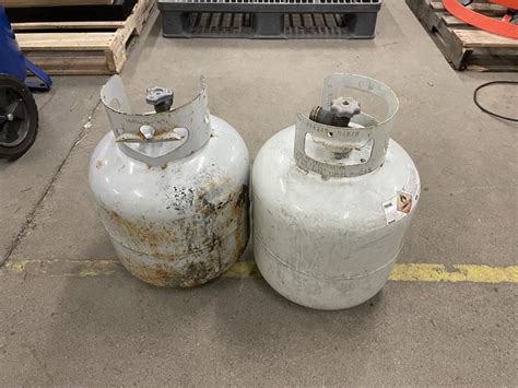 Biddergy Worldwide Online Auction And Liquidation Services 2 Qty 20 Pound Lp Tanks With