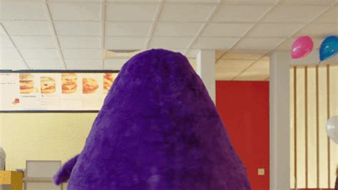 Mcdonalds Grimace GIF - Mcdonalds Grimace Turning back - Discover & Share GIFs