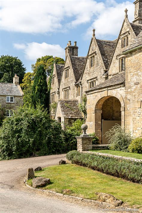 Burford Circular Walk And Map Cotswolds Walk In The Windrush Valley