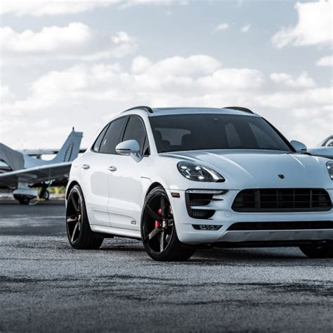 Custom Porsche Macan - Images, Mods, Photos, Upgrades | CARiD.com Gallery