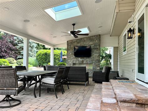 Expanded outdoor seating will transform the Elar's dining area 18