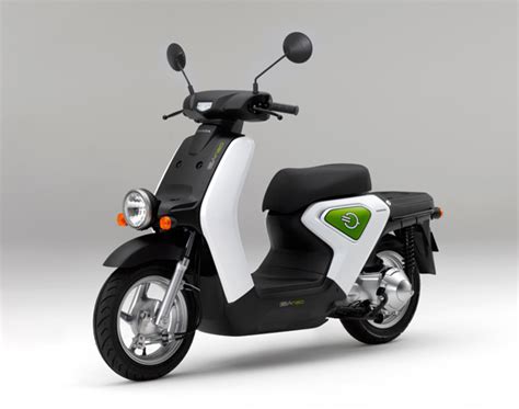 Honda Debuts EV-neo Electric Scooter Prototype - autoevolution