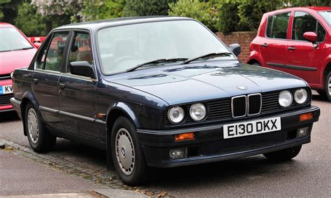 E130 DKX 1988 BMW 318i Auto 4 Door No DVLA Records Nivek Old Gold