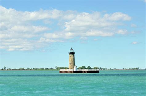 Lighthouse Lake St. Clair by Rivernorthphotography