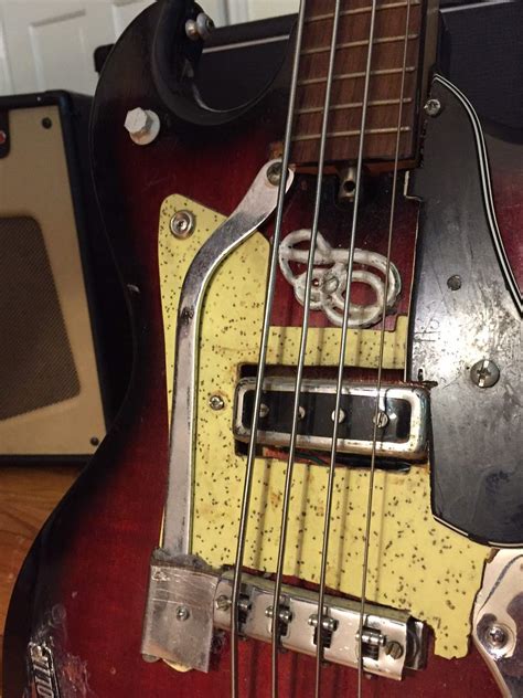 Pawn Shop Bass 5