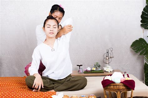 Traditionelle Thaimassage Thai Yoga Massage Ariya Thai Massage