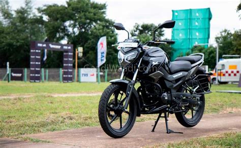 La gama NS de Bajaj tiene un nuevo rival así es Raider una naked